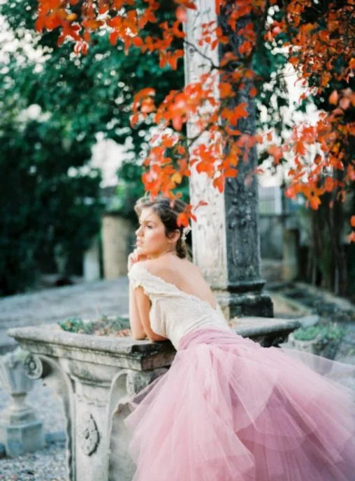 Female photoshoot inspiration | Pink voluminous skirt for wedding, Pink tulle skirt for wedding, Festive pink wedding sk