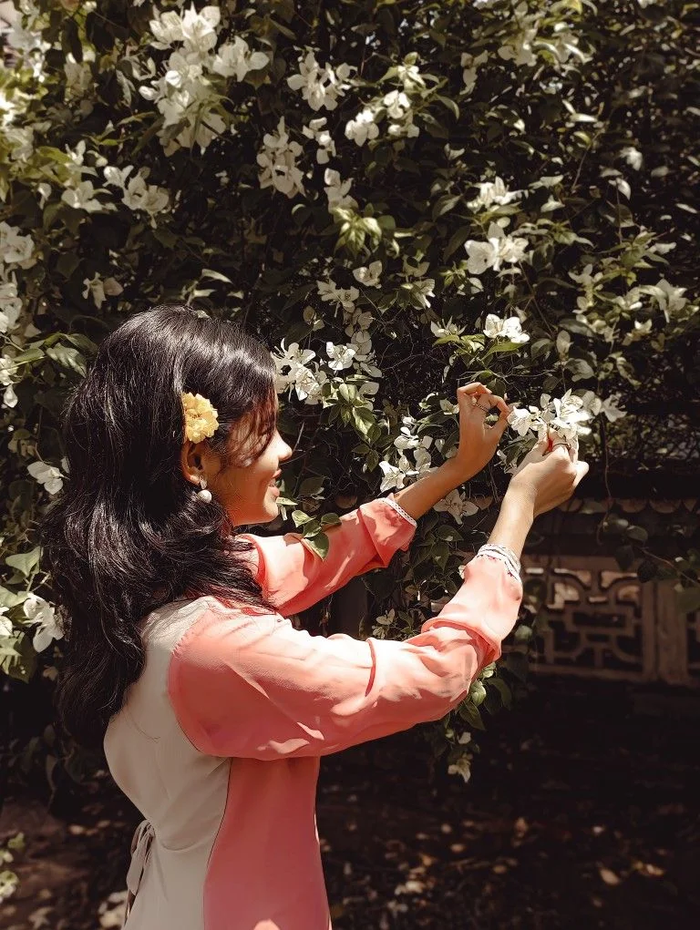 Female photoshoot idea//Moody pre-set// | Garden core floral hair clip, Clicks, She