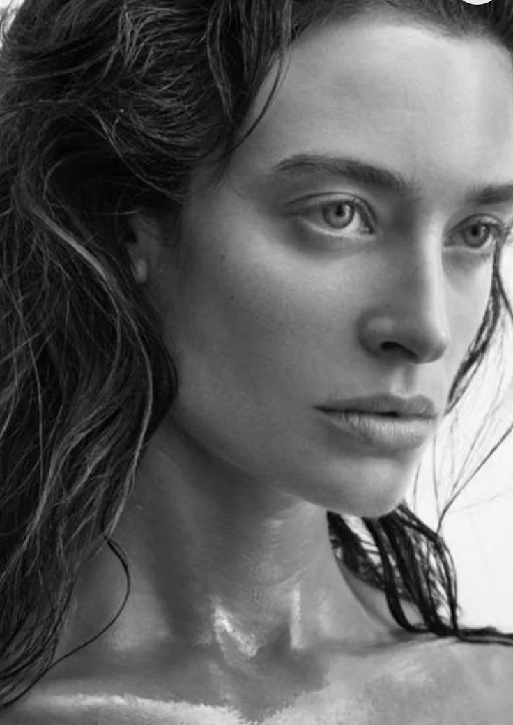 Wet hair photography | Wet hair photoshoot, Model wet hair, Headshots female